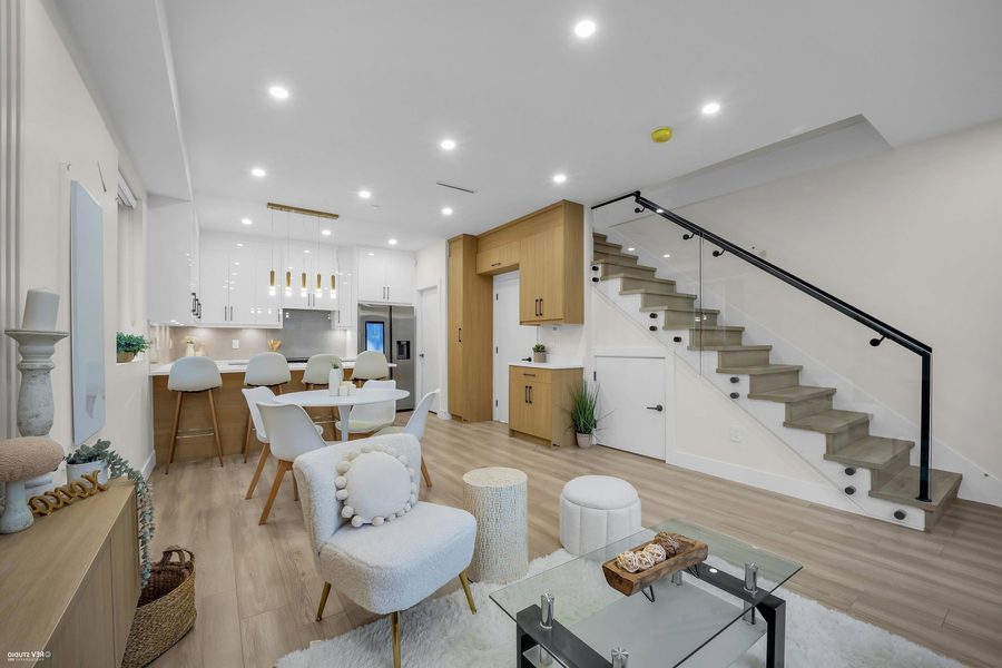 #4 - 1577 E 58th Avenue, Vancouver