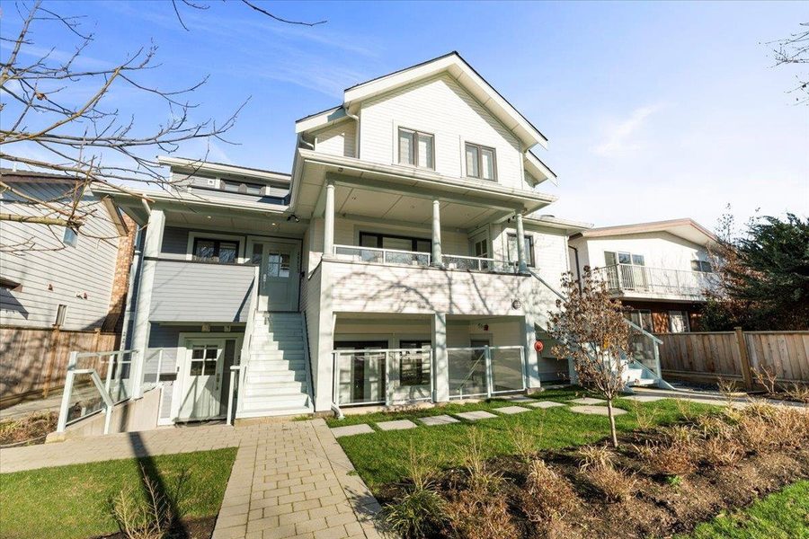 2229 W 16th Avenue, Vancouver